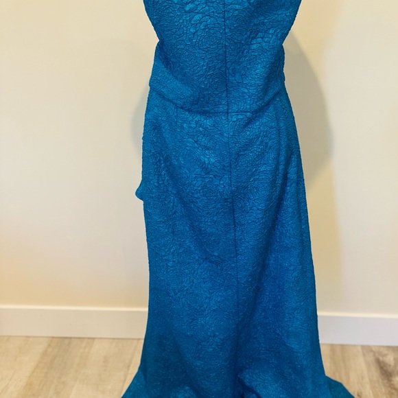 Turquoise Elegance - Picture 5 of 6